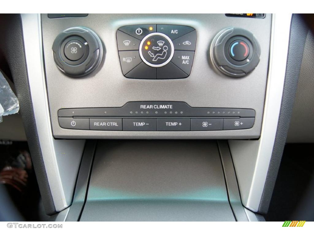 2011 Ford Explorer FWD Controls Photo #43823609