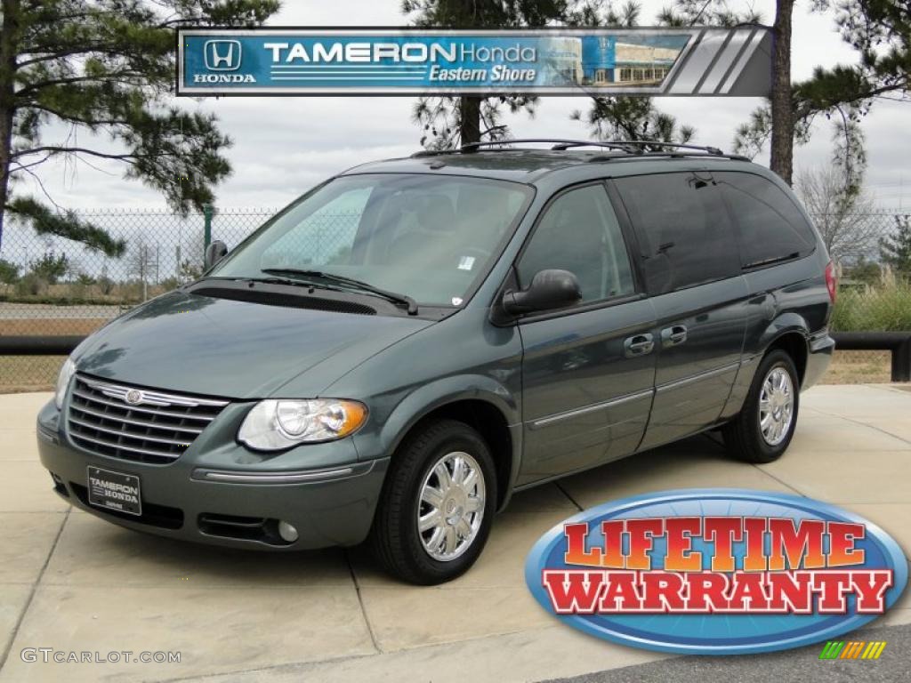 2007 Town & Country Limited - Magnesium Pearl / Medium Slate Gray photo #1