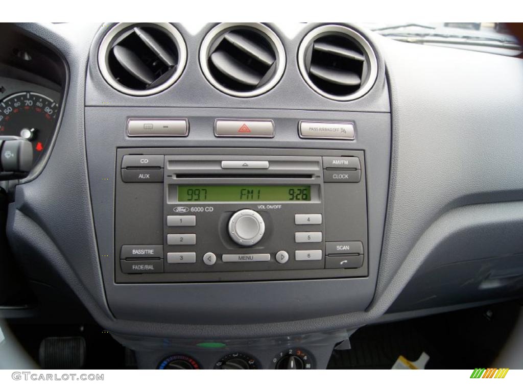 2011 Ford Transit Connect XLT Cargo Van Controls Photo #43824641