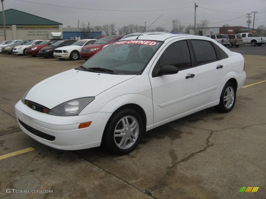 2003 Focus SE Sedan - Cloud 9 White / Medium Parchment photo #3