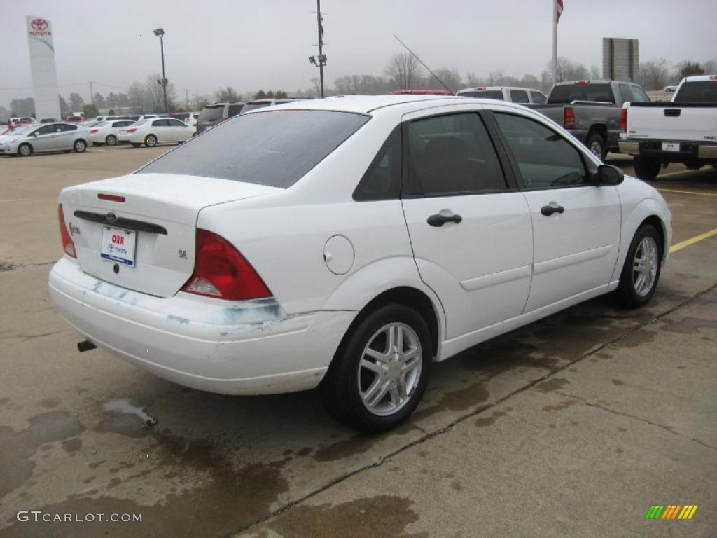 2003 Focus SE Sedan - Cloud 9 White / Medium Parchment photo #7