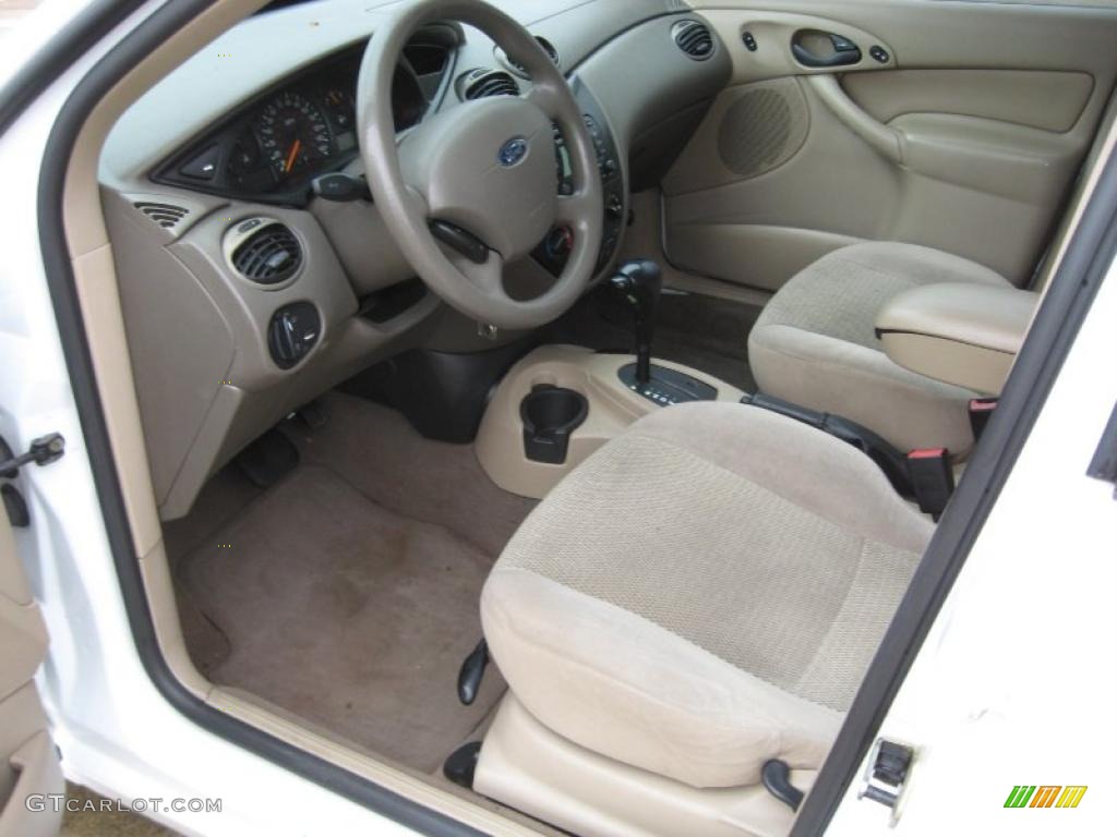 Medium Parchment Interior 2003 Ford Focus SE Sedan Photo #43827095
