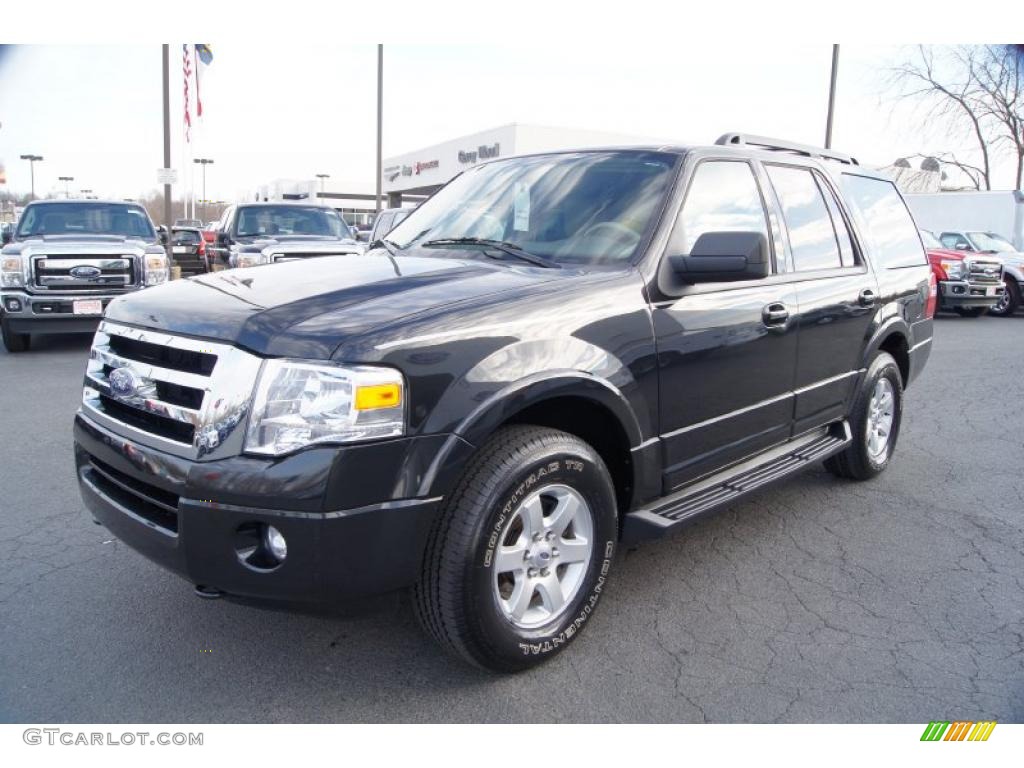 Tuxedo Black 2010 Ford Expedition XLT 4x4 Exterior Photo #43831789