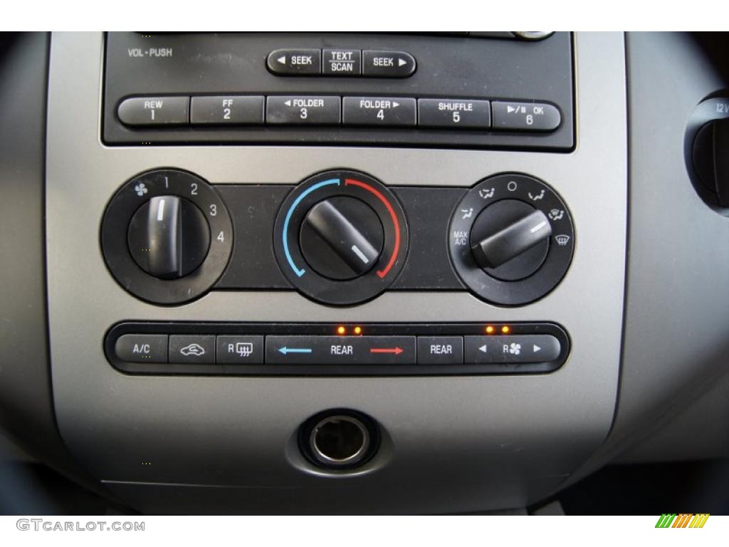 2010 Ford Expedition XLT 4x4 Controls Photo #43832241