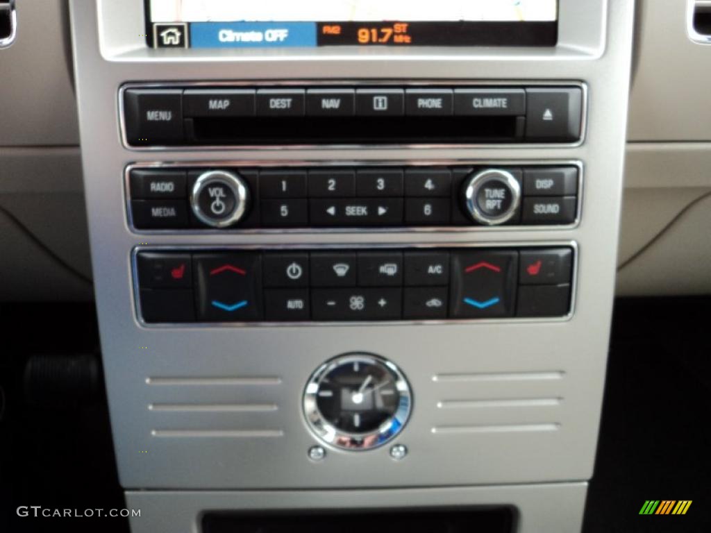 2010 Ford Flex Limited Controls Photo #43833013