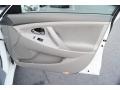 Super White - Camry LE Photo No. 15