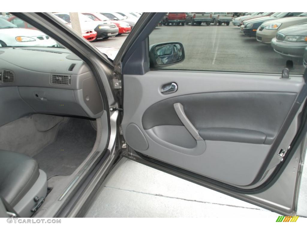 2001 Saab 9-5 SE Sedan Medium Gray Door Panel Photo #43835037
