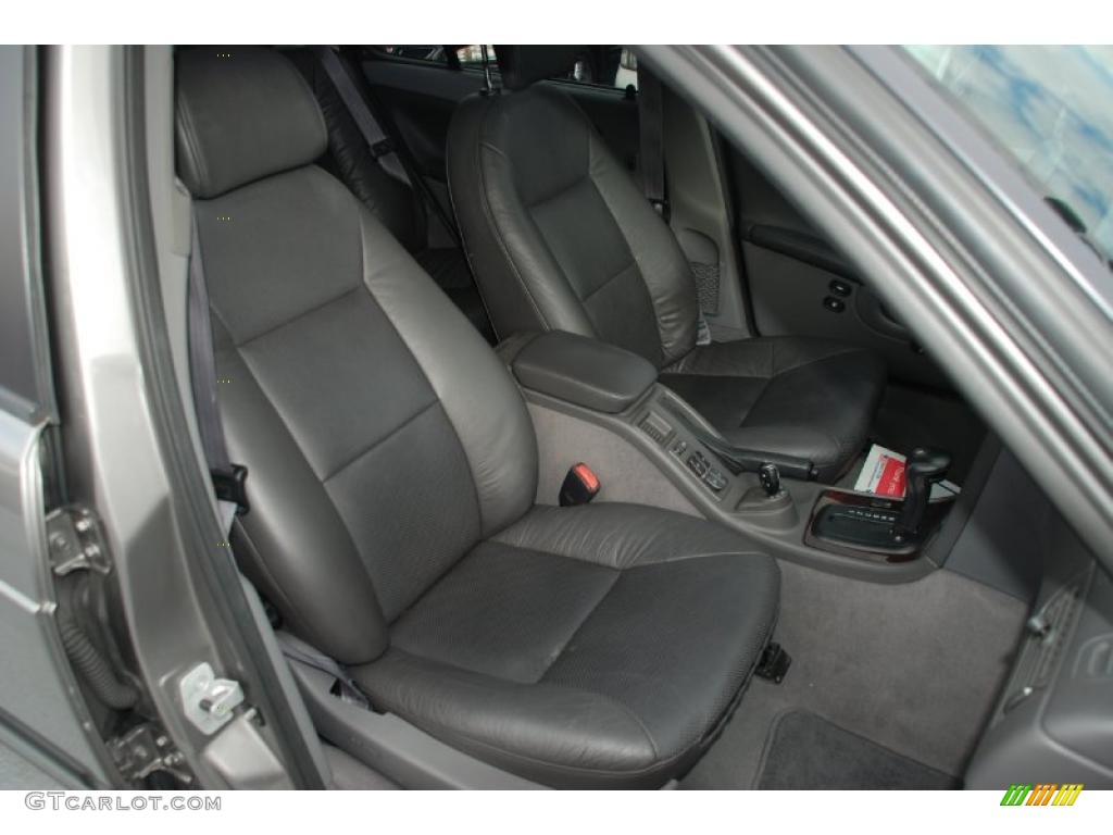 Medium Gray Interior 2001 Saab 9-5 SE Sedan Photo #43835065