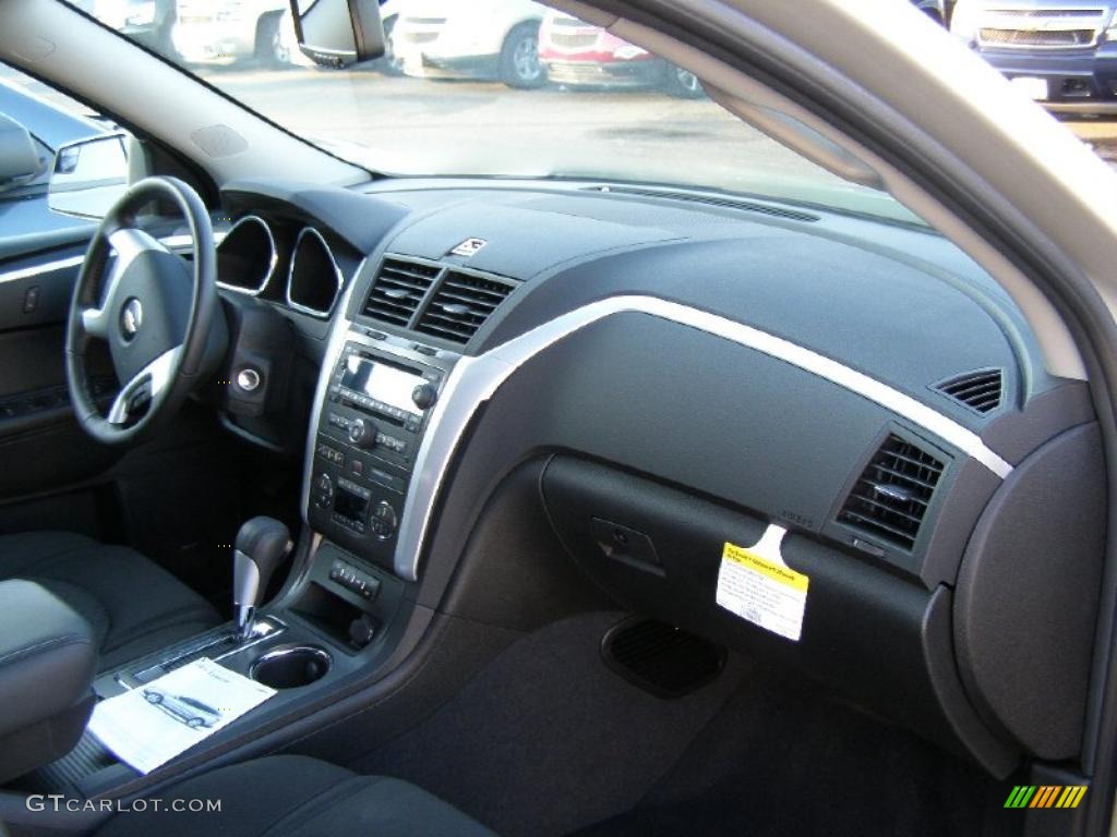 2011 Chevrolet Traverse LT AWD Ebony/Ebony Dashboard Photo #43845953
