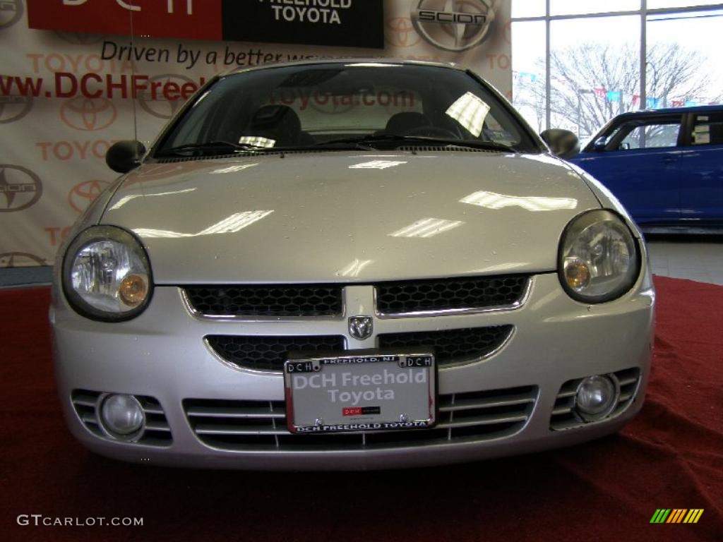 2003 Neon SXT - Bright Silver Metallic / Dark Slate Gray photo #2