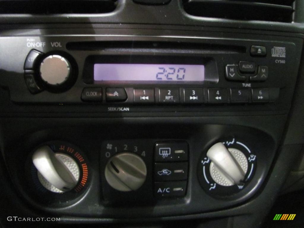 2003 Nissan Sentra SE-R Controls Photo #43856701