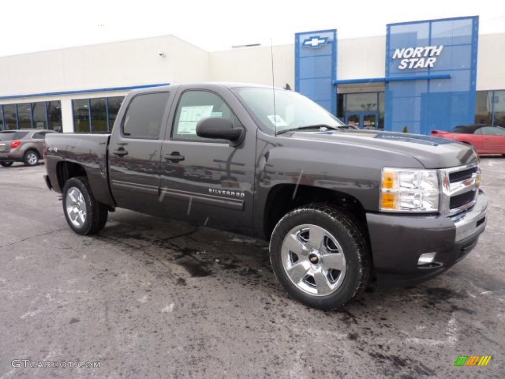 Taupe Gray Metallic Chevrolet Silverado 1500