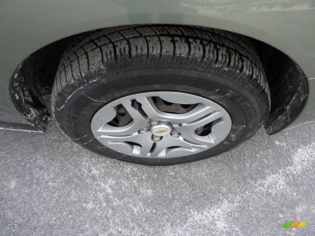 2005 Malibu Sedan - Silver Green Metallic / Neutral Beige photo #12