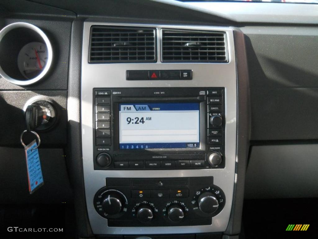 2006 Dodge Charger SRT-8 Controls Photo #43860557