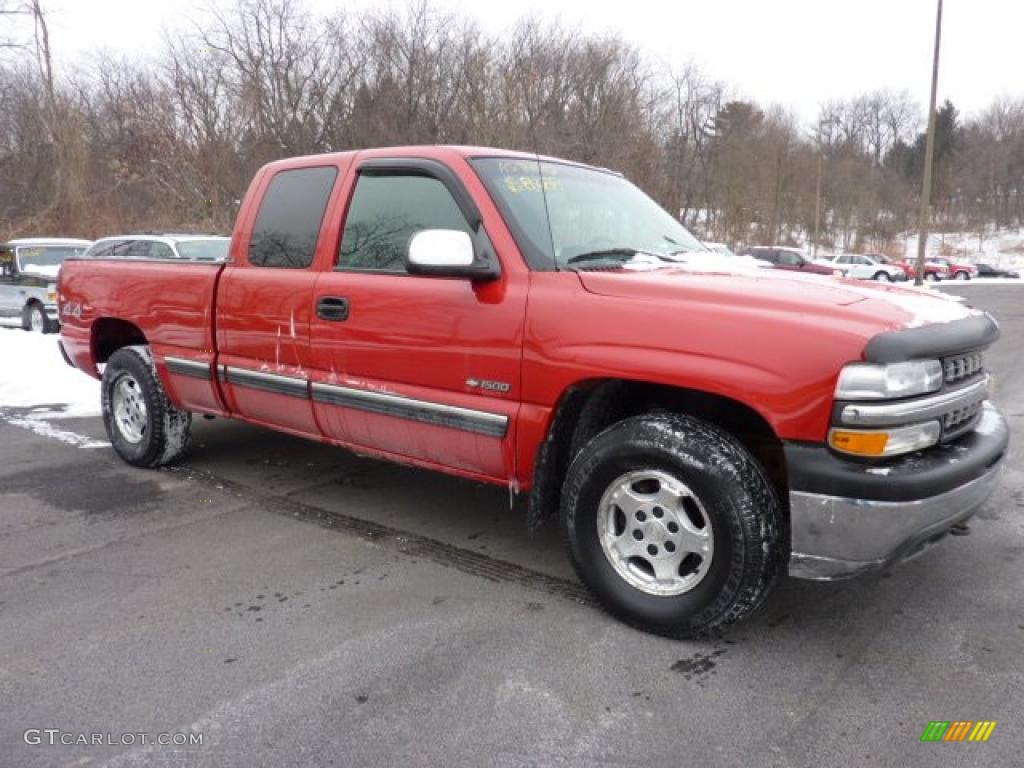 2002 Silverado 1500 LS Extended Cab 4x4 - Victory Red / Graphite Gray photo #1