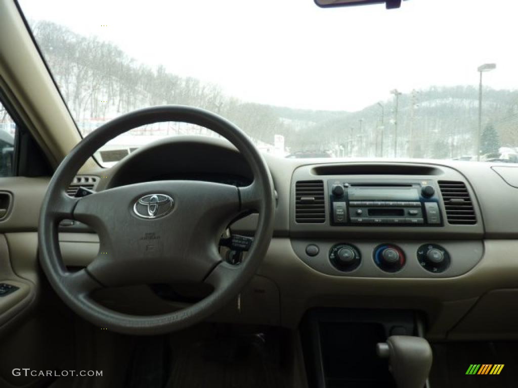 2004 Camry LE - Black / Taupe photo #10