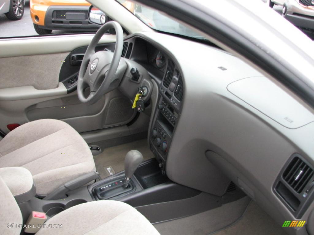 2004 Elantra GLS Sedan - Nordic White / Gray photo #13