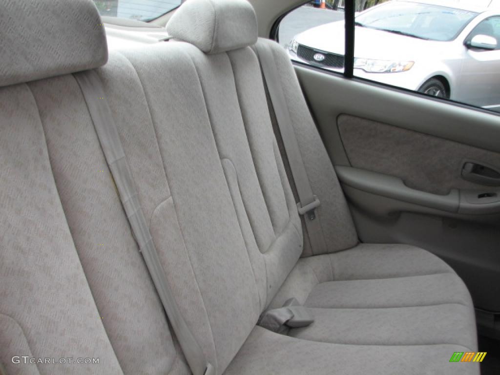 2004 Elantra GLS Sedan - Nordic White / Gray photo #18