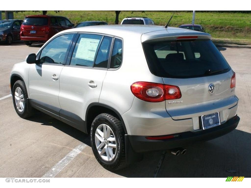 2011 Tiguan S - Reflex Silver Metallic / Charcoal photo #5