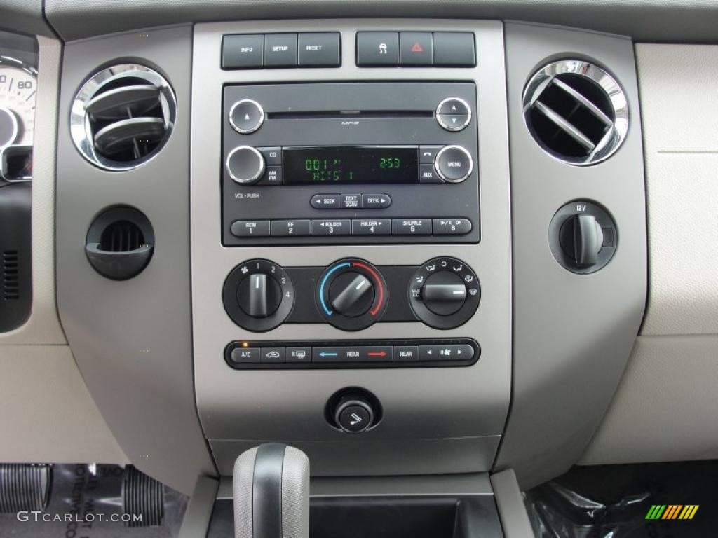2011 Ford Expedition XLT Controls Photo #43884543