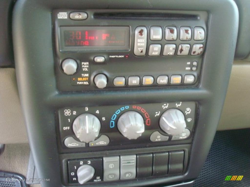 2002 Montana  - Black / Taupe photo #13