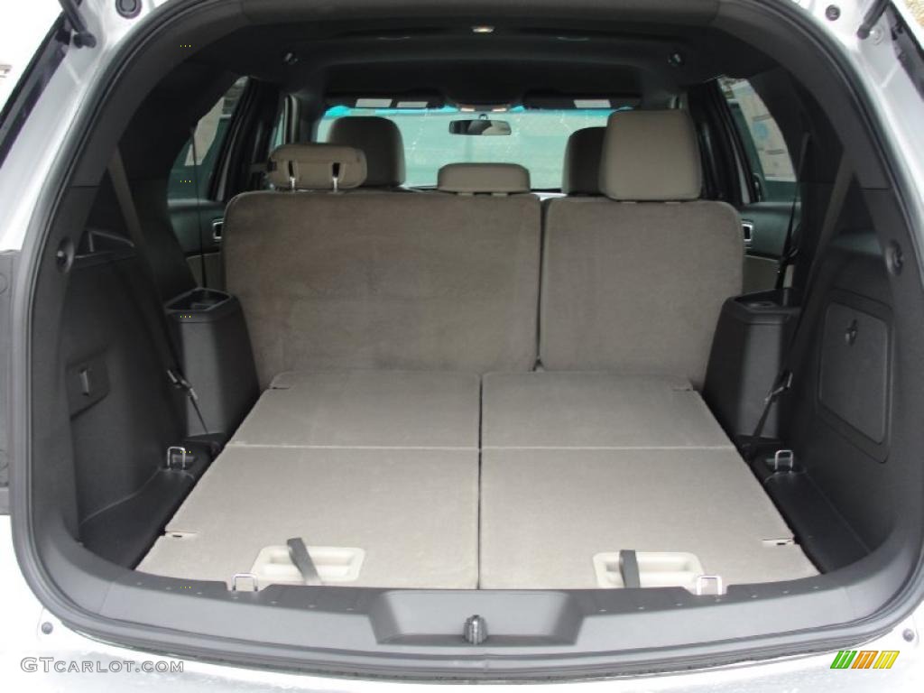 2011 Ford Explorer FWD Trunk Photo #43887663