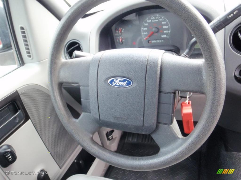 2005 F150 XL Regular Cab - True Blue Metallic / Medium Flint Grey photo #23