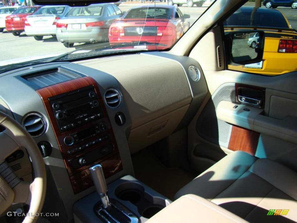 2006 F150 Lariat SuperCrew 4x4 - Oxford White / Tan photo #19