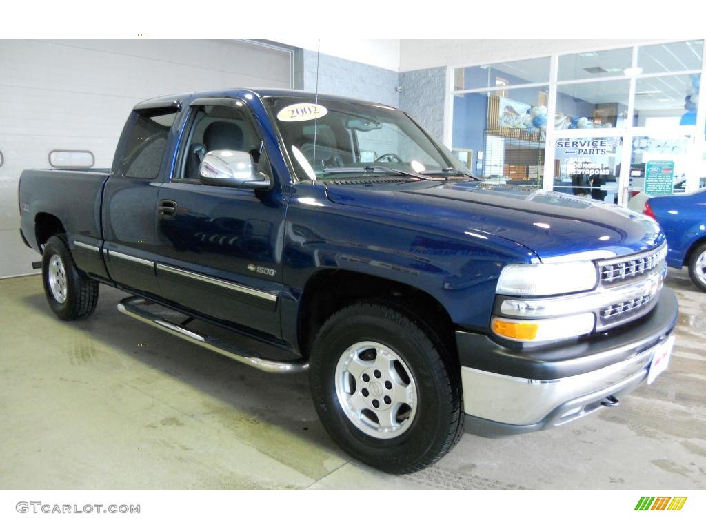 2002 Silverado 1500 LS Extended Cab 4x4 - Indigo Blue Metallic / Graphite Gray photo #2