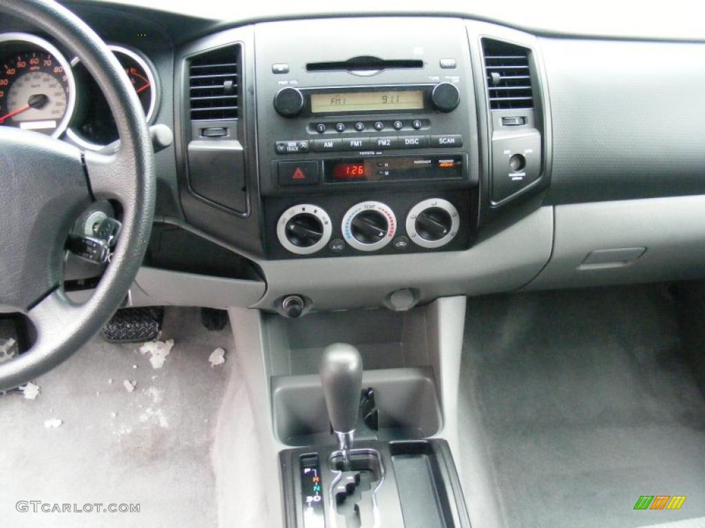 2008 Toyota Tacoma Access Cab Controls Photo #43915650