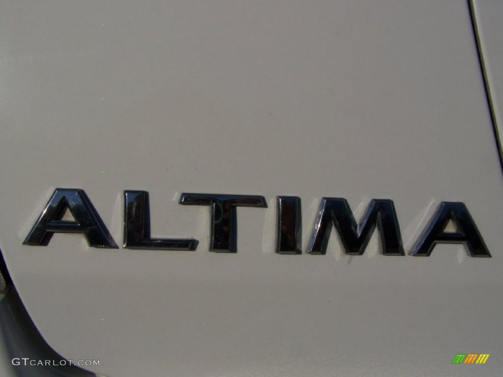 2004 Altima 2.5 SL - Satin White / Charcoal photo #30