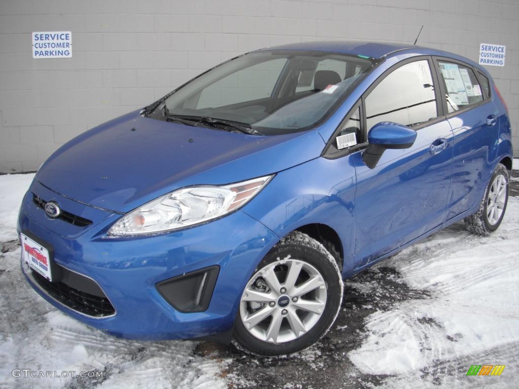 2011 Fiesta SE Hatchback - Blue Flame Metallic / Charcoal Black/Blue Cloth photo #1