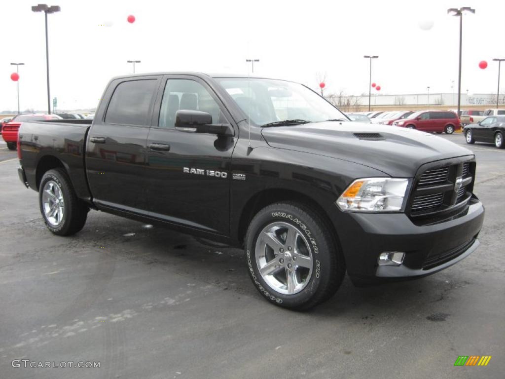 2011 Ram 1500 Laramie Crew Cab - Brilliant Black Crystal Pearl / Dark Slate Gray photo #3