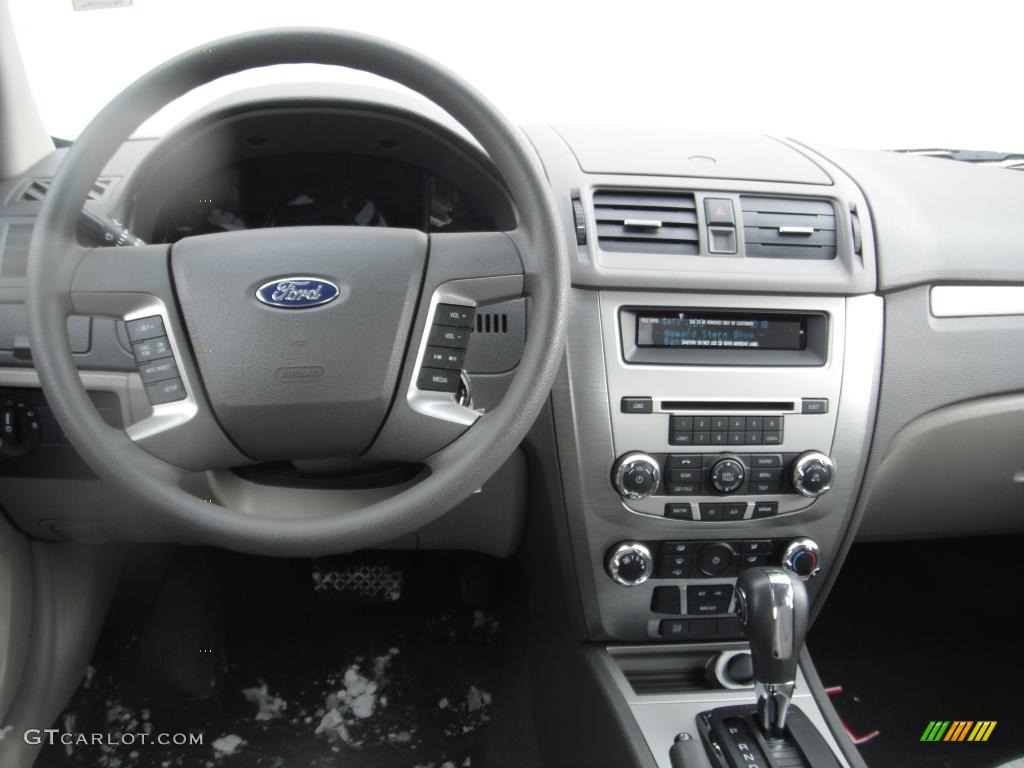 2011 Ford Fusion SE V6 Medium Light Stone Dashboard Photo #43926986