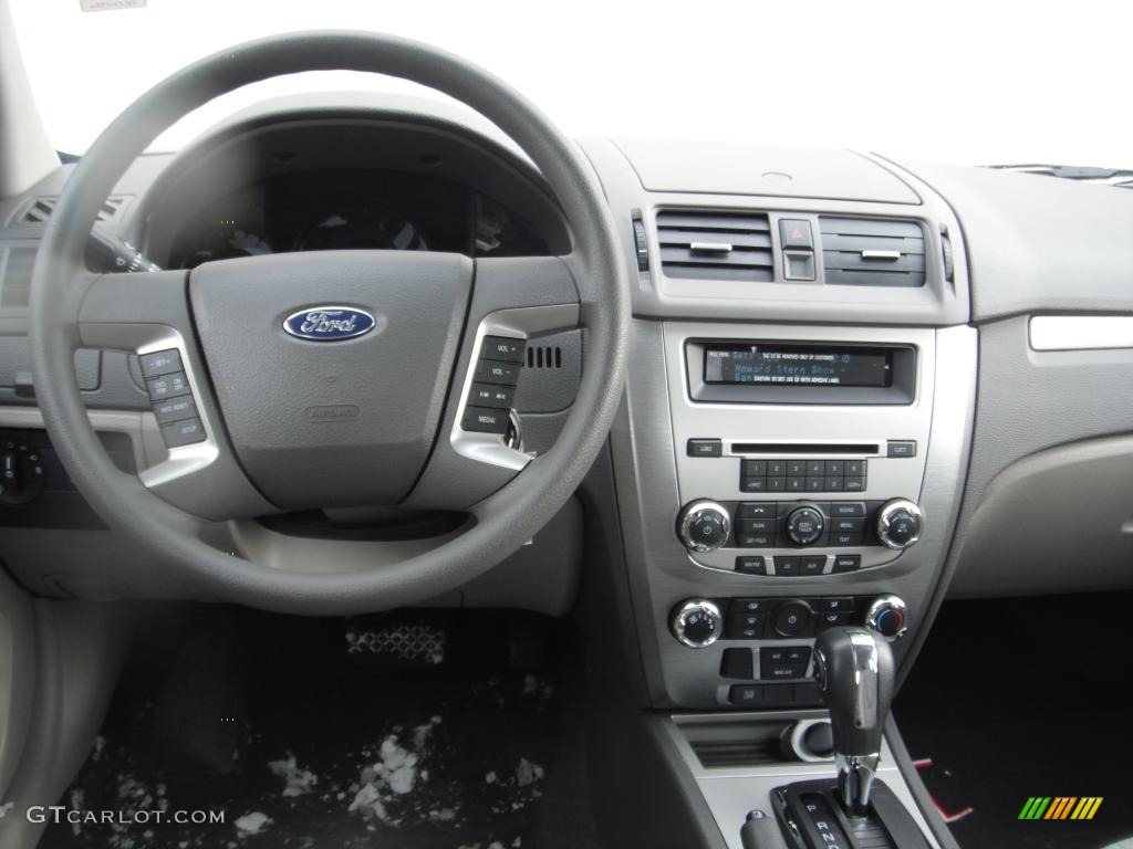 2011 Fusion SE V6 - Sterling Grey Metallic / Medium Light Stone photo #17