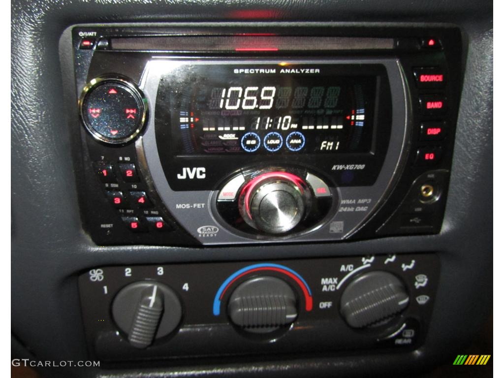 2004 Chevrolet Blazer LS ZR2 Controls Photos