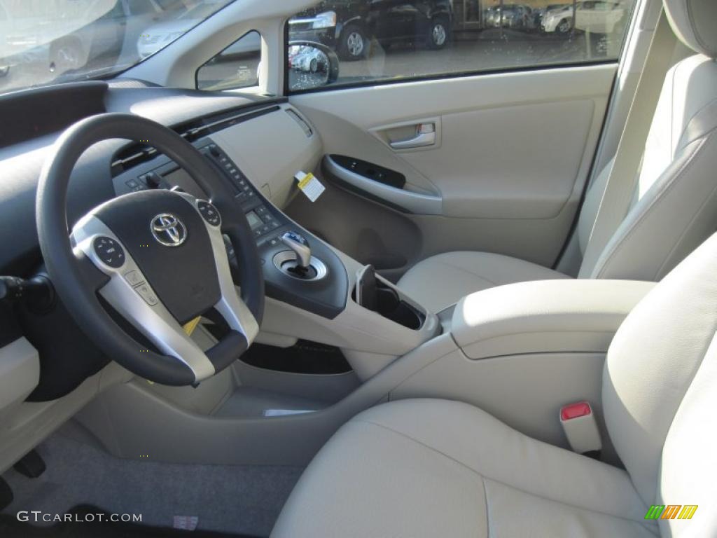 Bisque Interior 2011 Toyota Prius Hybrid IV Photo #43931366
