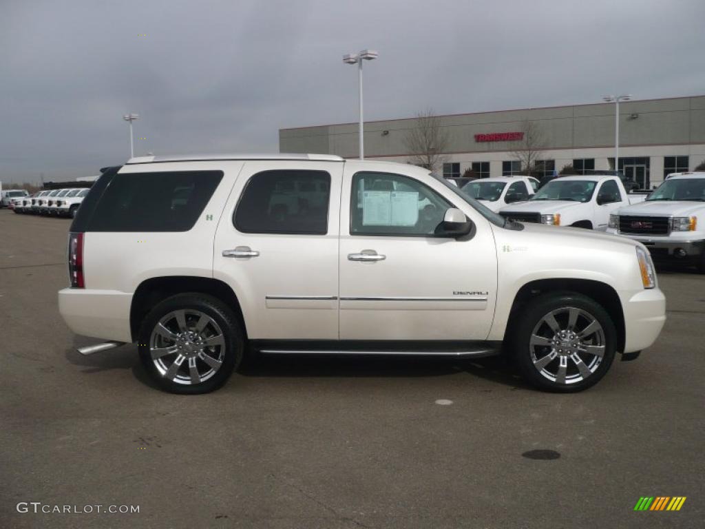 White Diamond Tricoat 2010 GMC Yukon Hybrid Denali 4x4 Exterior Photo