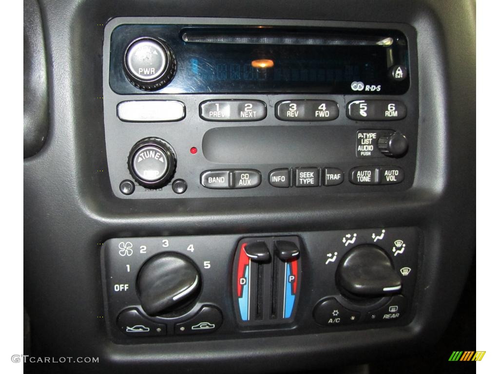 2003 Chevrolet Monte Carlo SS Controls Photo #43932094