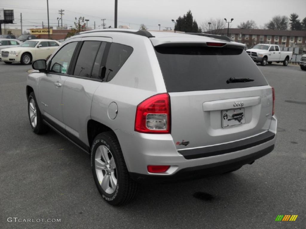 Bright Silver Metallic 2011 Jeep Compass 2.4 Latitude Exterior Photo #43941771