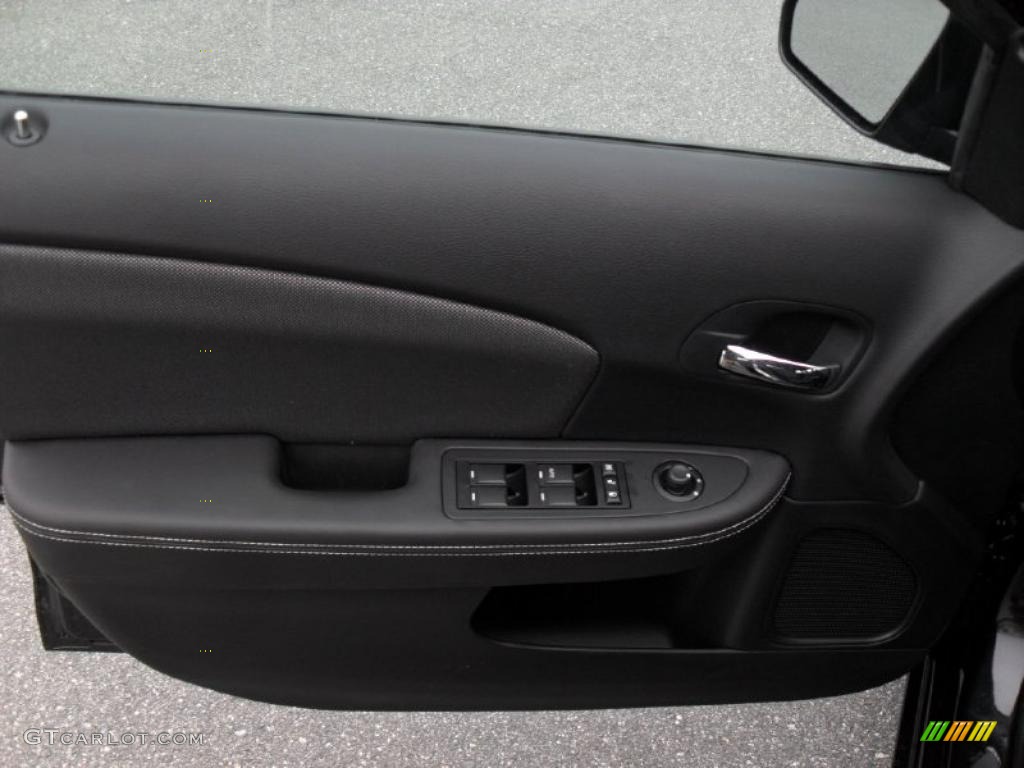 2011 Dodge Avenger Mainstreet Black Door Panel Photo #43944591
