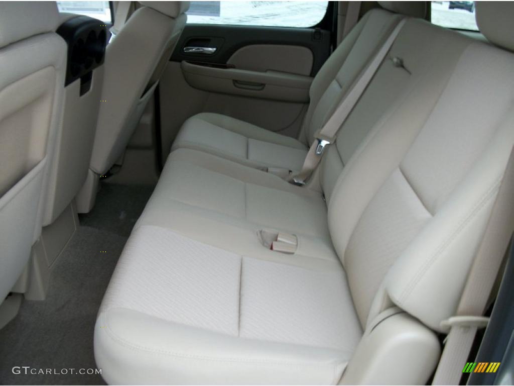 Light Cashmere/Dark Cashmere Interior 2011 Chevrolet Suburban LS 4x4 Photo #43945711