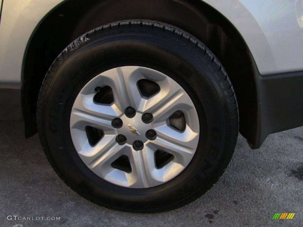 2010 Traverse LS AWD - Silver Ice Metallic / Dark Gray/Light Gray photo #7