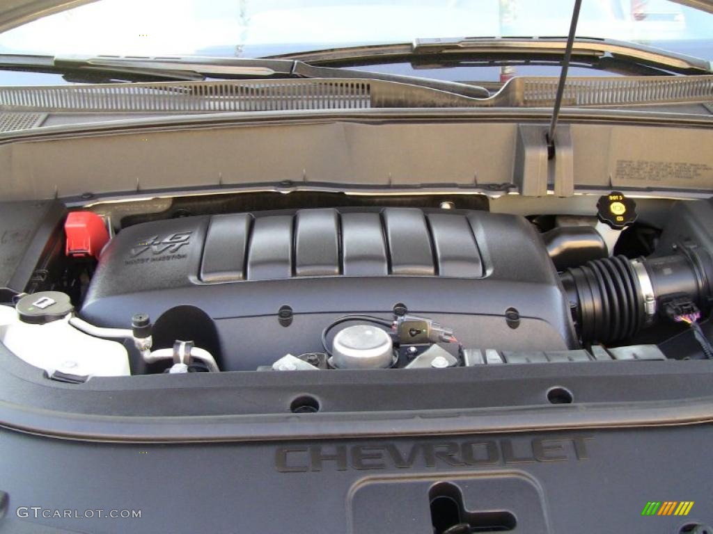 2010 Traverse LS AWD - Silver Ice Metallic / Dark Gray/Light Gray photo #16