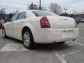 Stone White - 300 C HEMI Photo No. 5