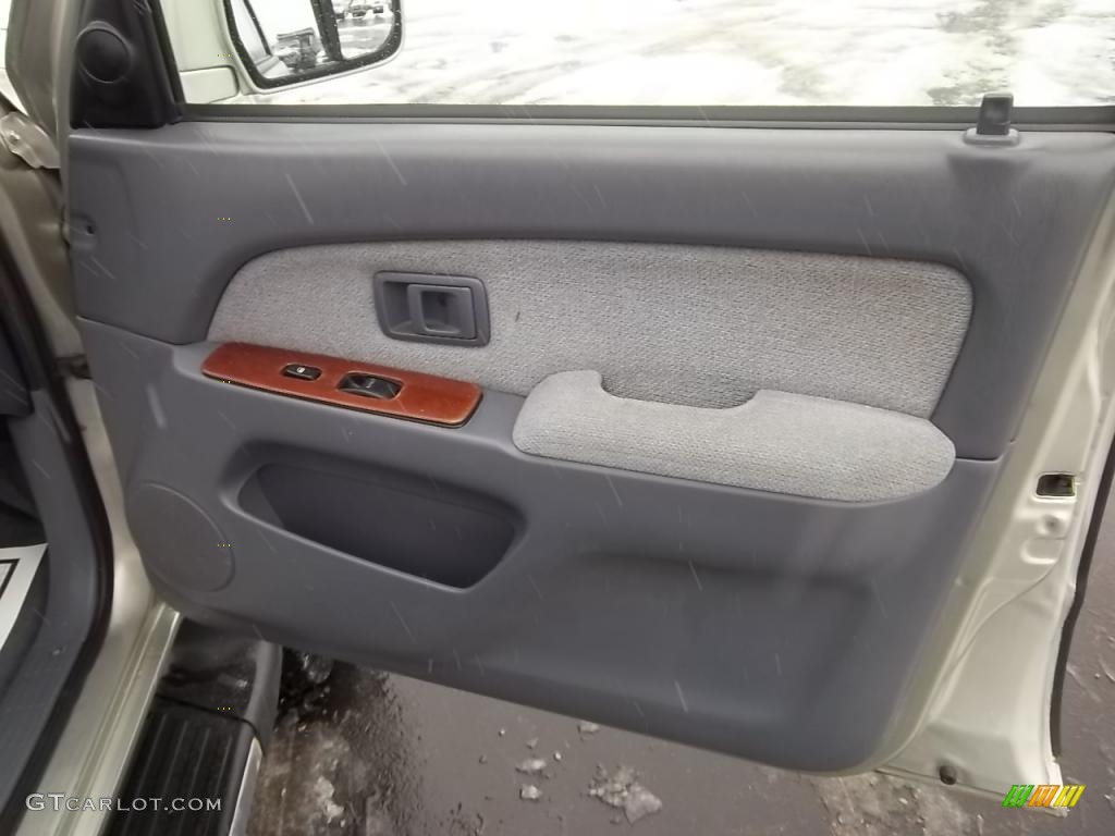 1999 4Runner SR5 4x4 - Millennium Silver Metallic / Gray photo #16