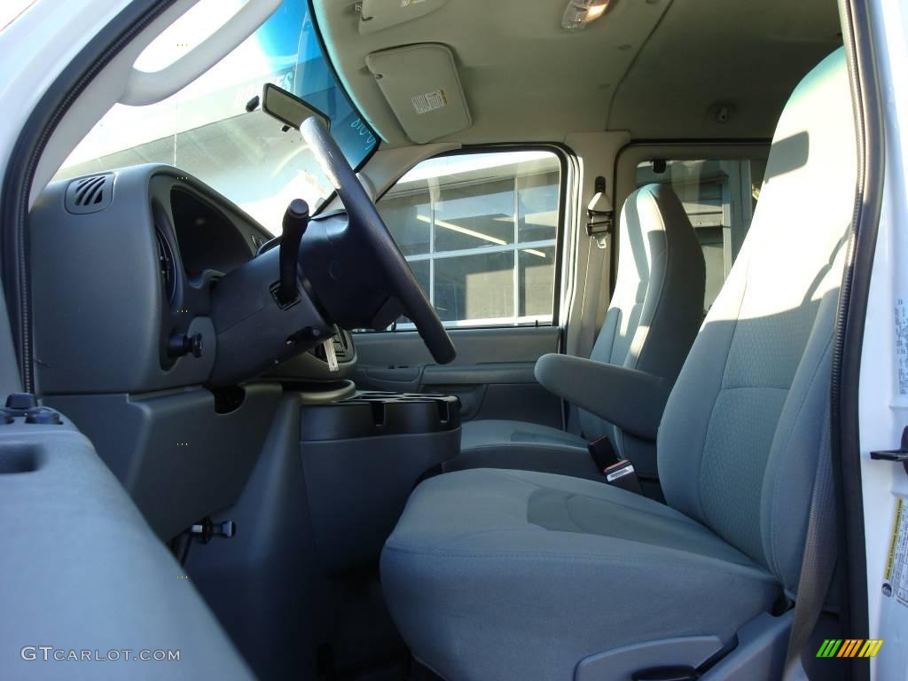 2007 E Series Van E350 Passenger - Oxford White / Medium Flint Grey photo #14