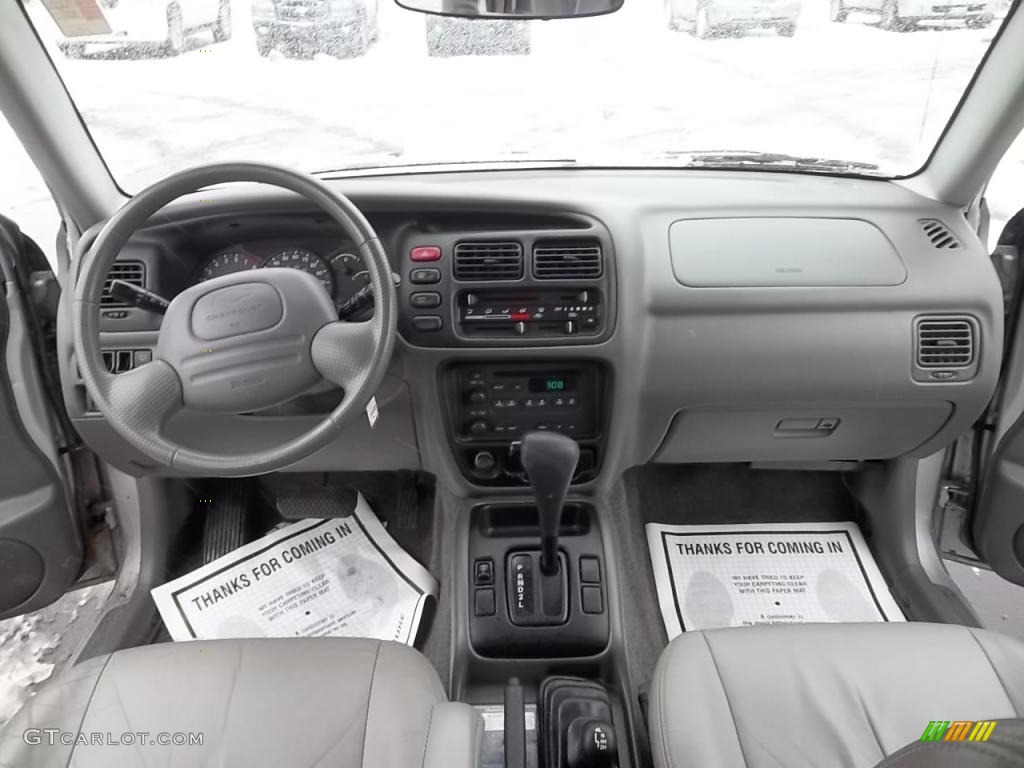 2002 Chevrolet Tracker ZR2 4WD Hard Top Medium Gray Dashboard Photo #43987264