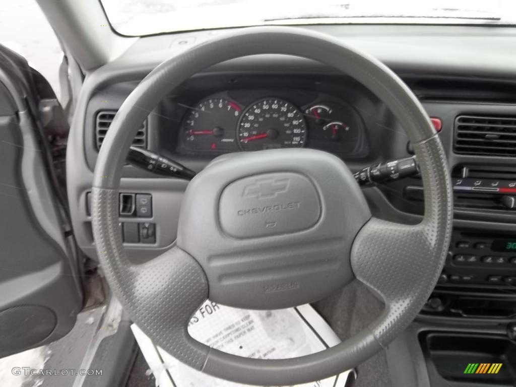 2002 Chevrolet Tracker ZR2 4WD Hard Top Medium Gray Steering Wheel Photo #43987272