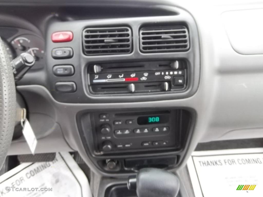 2002 Chevrolet Tracker ZR2 4WD Hard Top Controls Photo #43987280